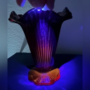 Amberina FENTON “Sheffield” Royal Ruby Red Ruffled Vase